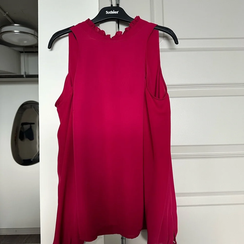 Bebe Fuchsia Ruffle Top - Picture 1 of 3